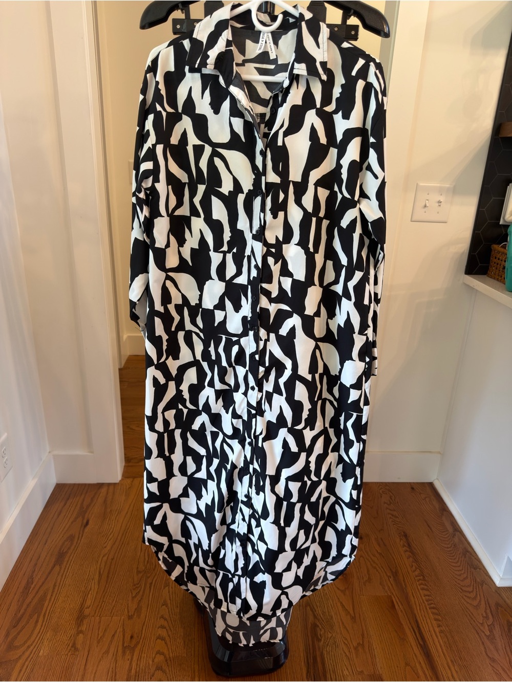 Truly 4 You Black & White Abstract Print Maxi Shirt Dress